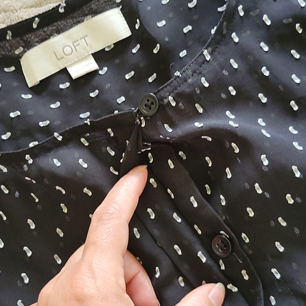 3/$20 Loft blouse - Picture 4 of 4